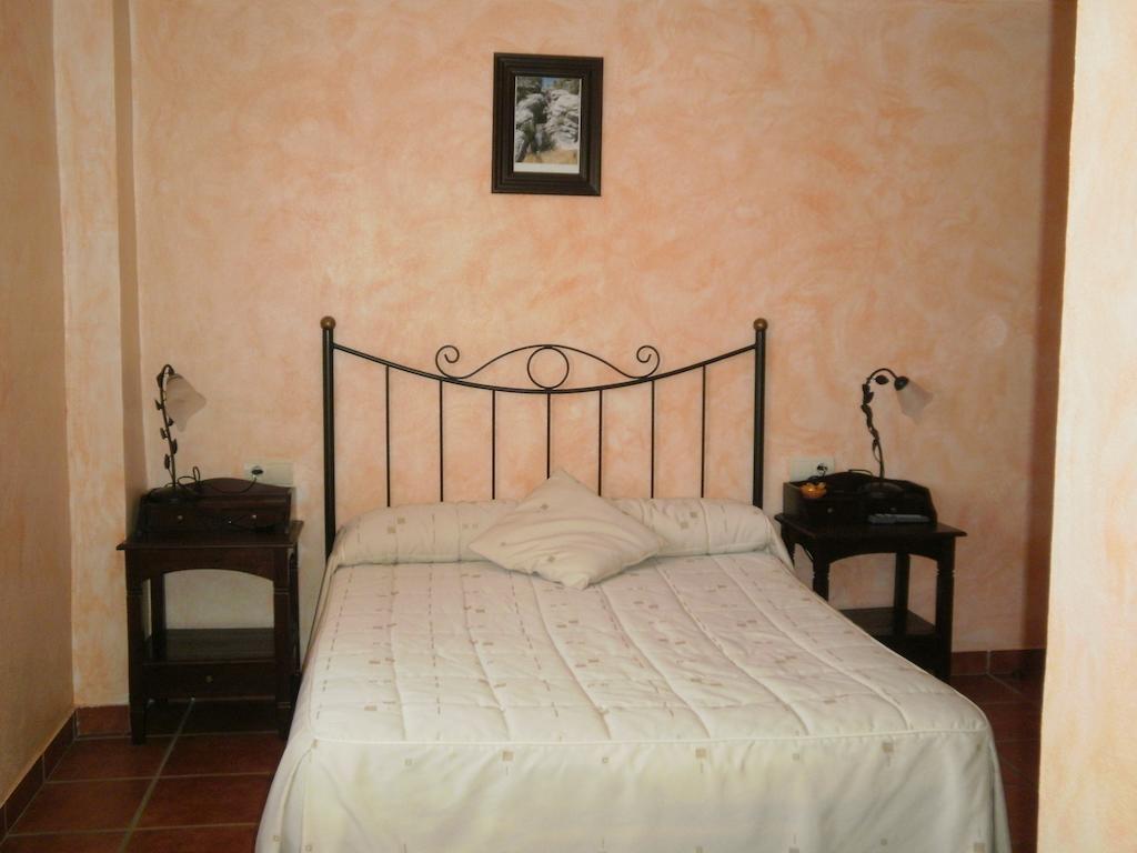 Hostal El Olmo Камарена-де-ла-Сьерра Номер фото