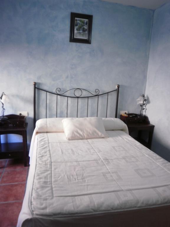 Hostal El Olmo Камарена-де-ла-Сьерра Номер фото