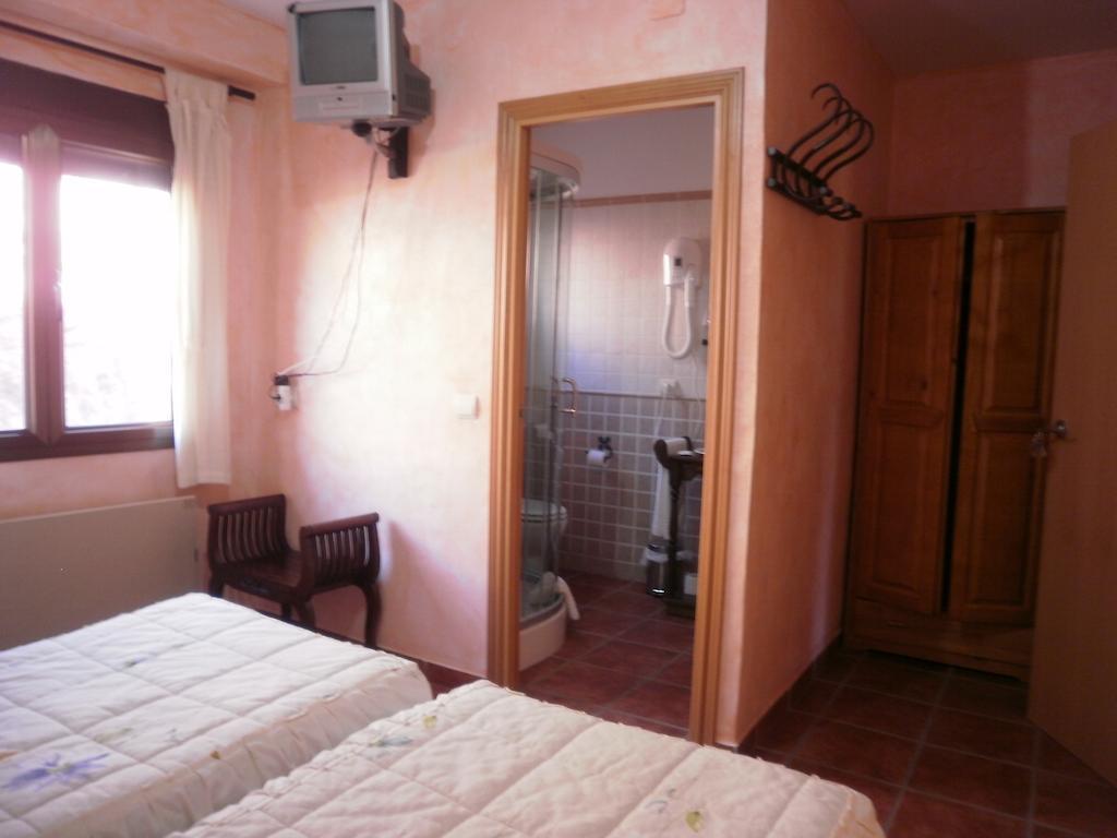 Hostal El Olmo Камарена-де-ла-Сьерра Номер фото