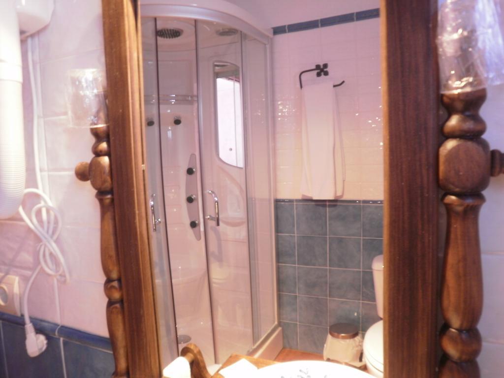 Hostal El Olmo Камарена-де-ла-Сьерра Номер фото