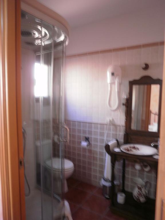 Hostal El Olmo Камарена-де-ла-Сьерра Номер фото